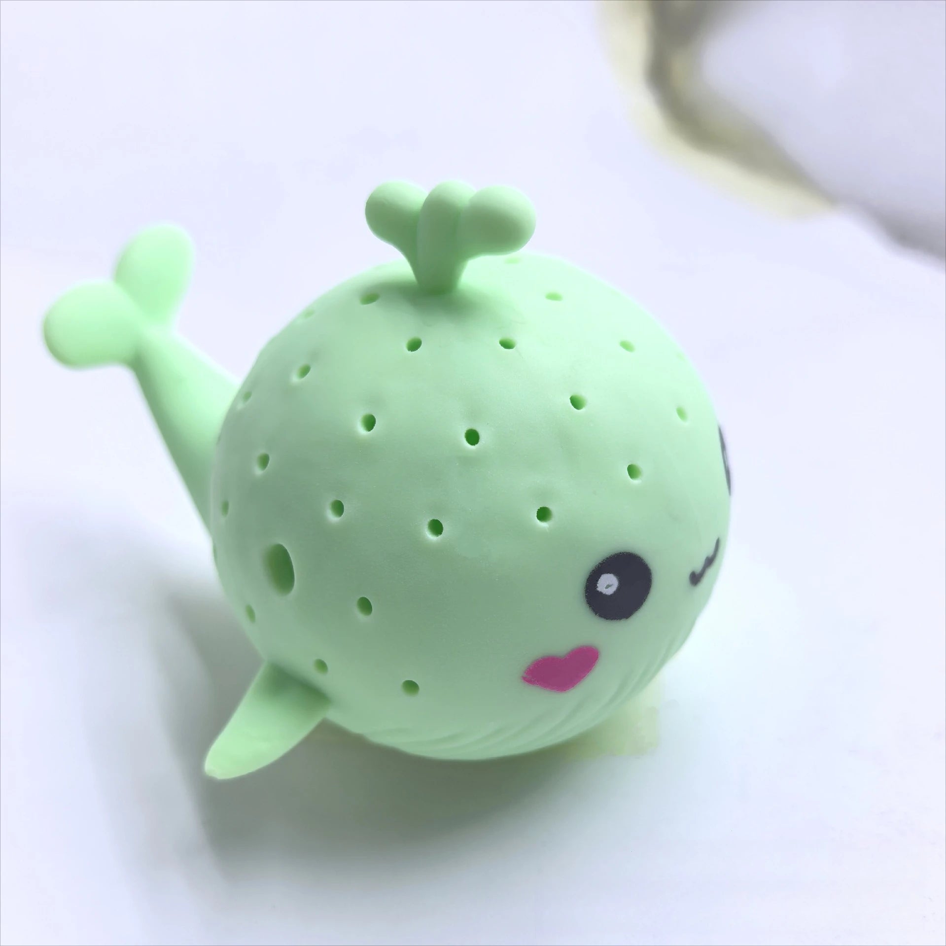 SplashWhale™ – Soft Baby Bath Squeeze Toy